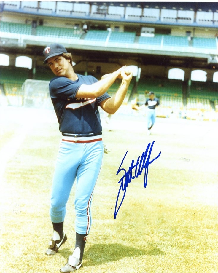 SCOTT   ULGER   MINNESOTA  TWINS    SIGNED AUTOGRAPHED 8X10  PHOTO