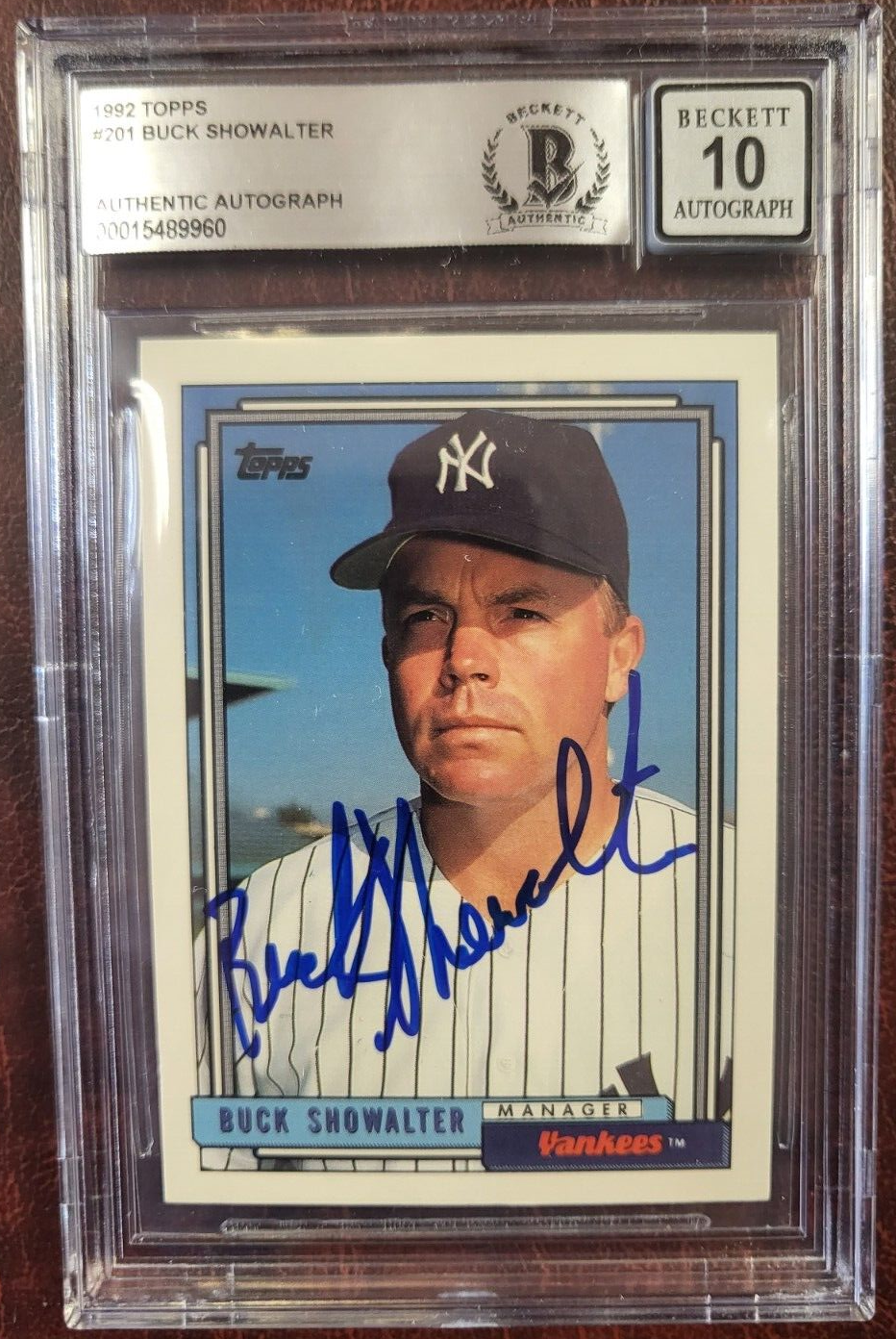 1992 TOPPS BUCK SHOWALTER YANKEES SIGNED AUTOGRAPH #201 CARD BECKETT 10 AUTO