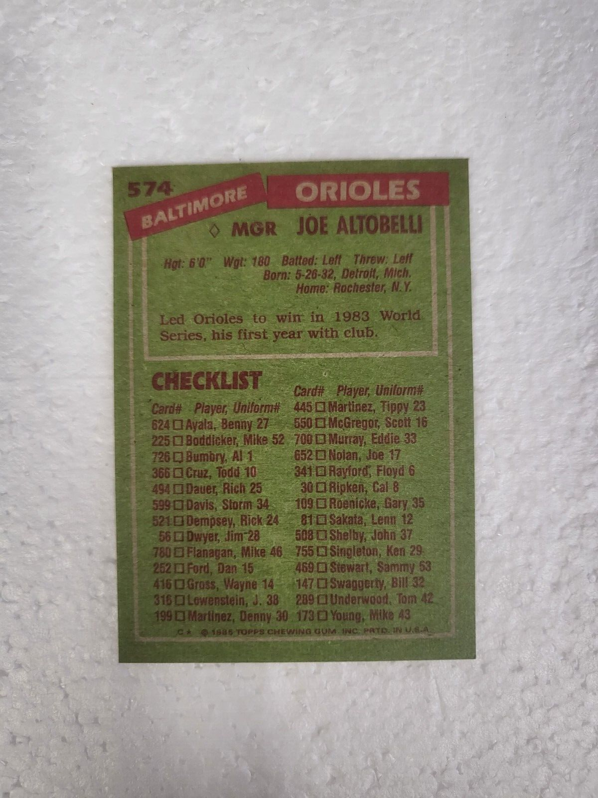 1985 TOPPS JOE ALTOBELLI BALTIMORE ORIOLES MANAGER SIGNED AUTO CARD #574 W/COA