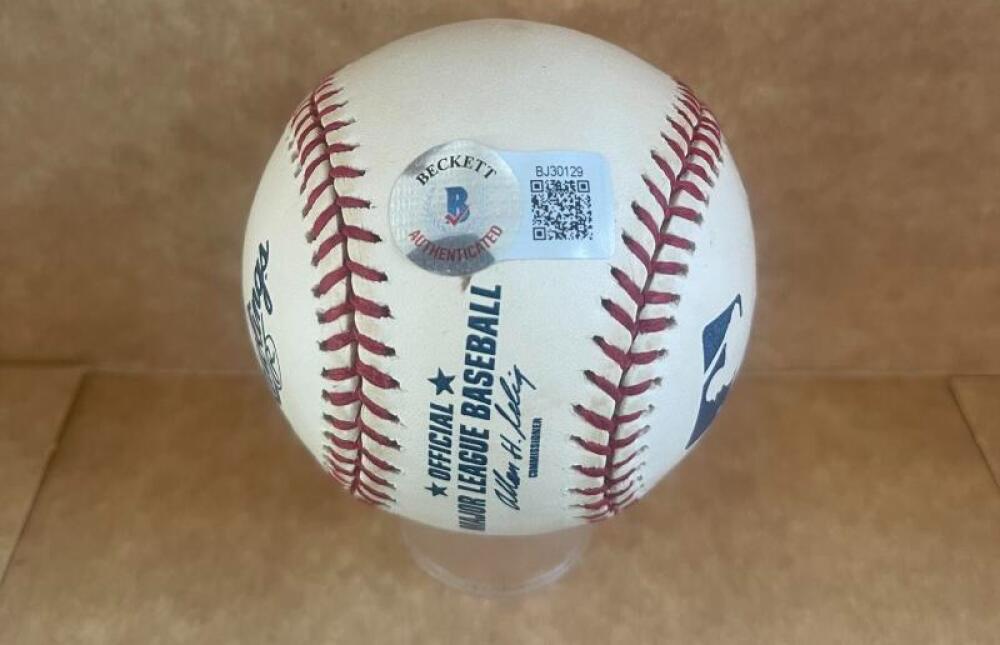 VIDA BLUE 71 MVP CY YOUNG SIGNED AUTOGRAPHED M.L. BASEBALL BECKETT AUTH