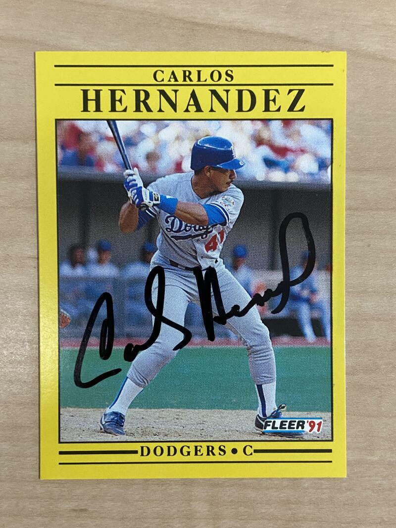 CARLOS HERNANDEZ LOS ANGELES DODGERS SIGNED 1991 FLEER CARD #207 W/COA