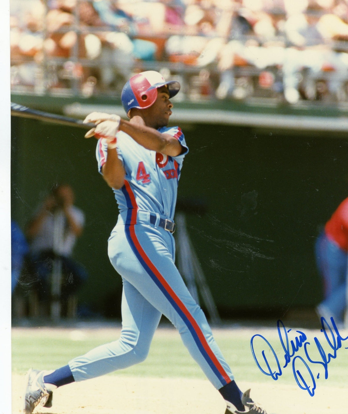 DELINO  DESHIELDS   BATTING      MONTREAL EXPOS  SIGNED AUTOGRAPHED 8X10  PHOTO
