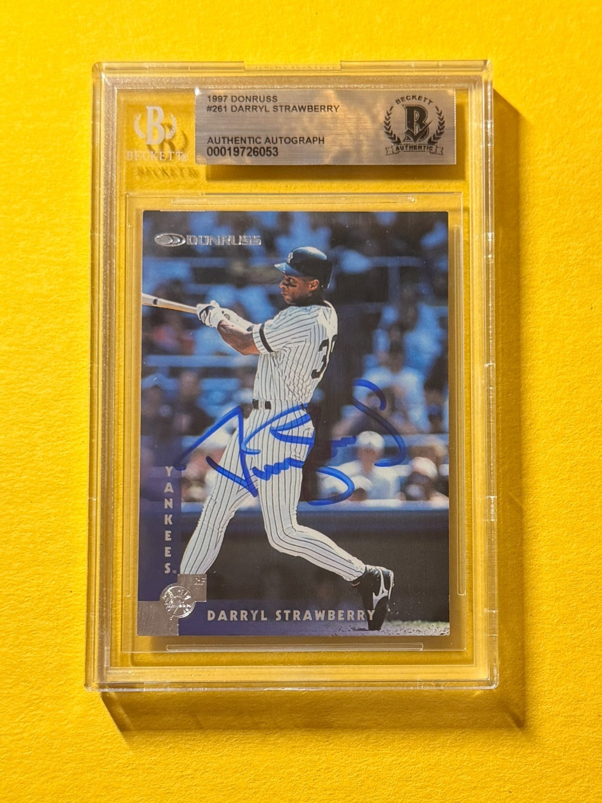 1997 DONRUSS DARRYL STRAWBERRY #261 SIGNED AUTO CARD BECKETT AUTHENTIC YANKEES