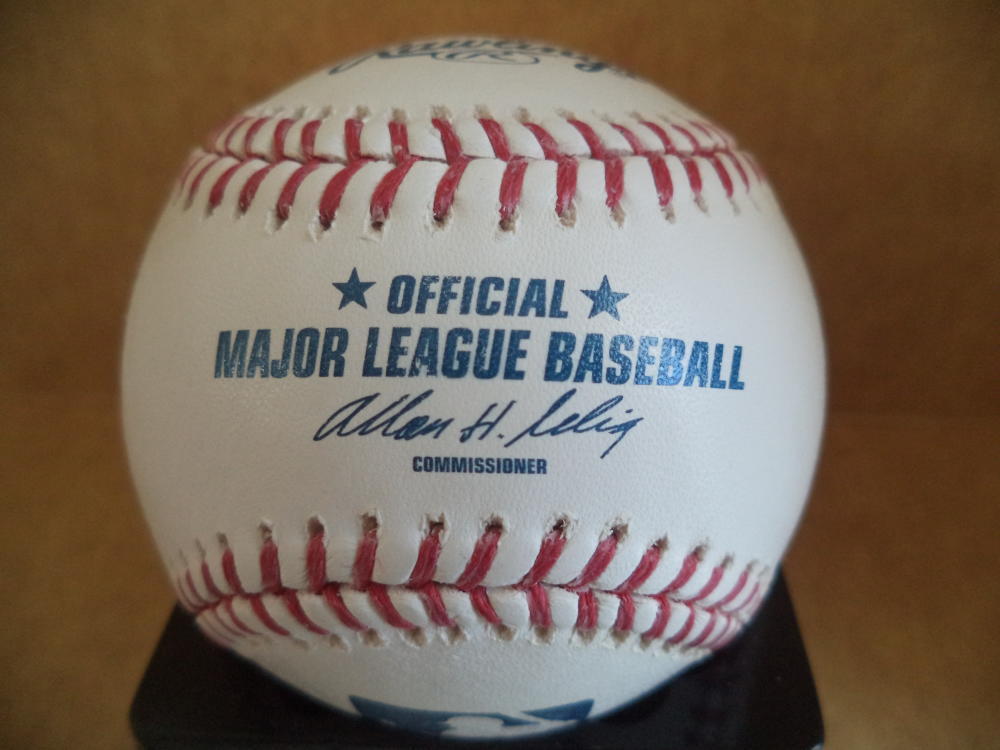 VICTOR ROACHE MILWAUKEE BREWERS SIGNED AUTOGRAPHED M.L. BASEBALL W/COA