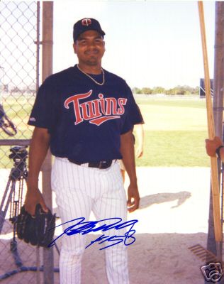 HECTOR CARRASCO MINNESOTA TWINS SIGNED 8X10 PHOTO W/COA