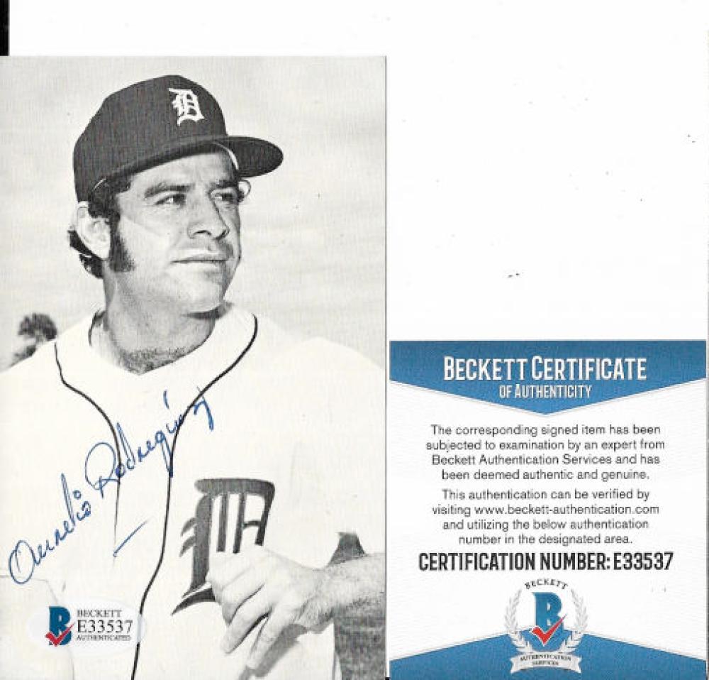 AURELIO RODRIGUEZ DETROIT TIGERS RARE SIGNED 3X5 PHOTO POST CARD BECKETT E33537