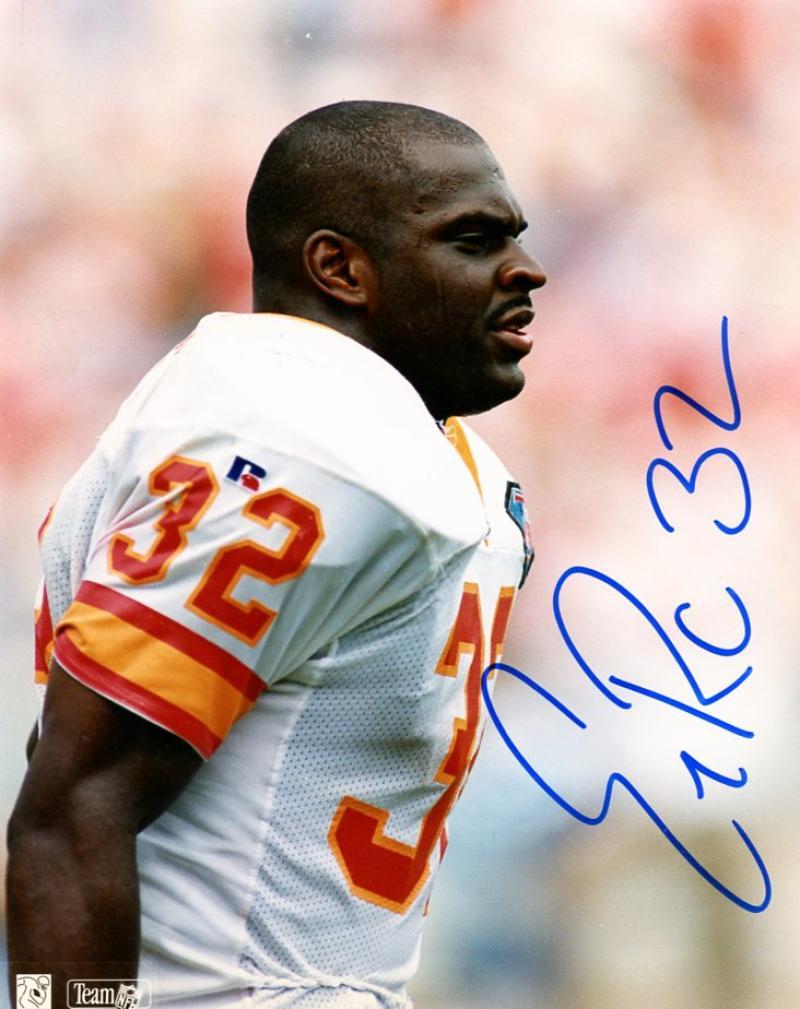 ERRICT RHETT TAMPA BAY BUCS SIGNED AUTOGRAPHED ACTION 8X10 PHOTO W/COA