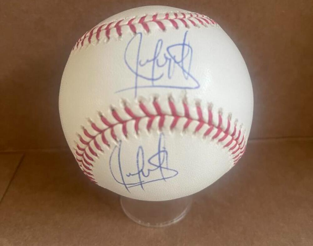 JUAN GONZALEZ RANGERS SIGNED TWICE AUTO M.L BASEBALL BECKETT AUTHENTICATED