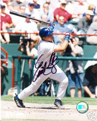 EINAR DIAZ TEXAS RANGERS SIGNED 8X10 PHOTO W/COA