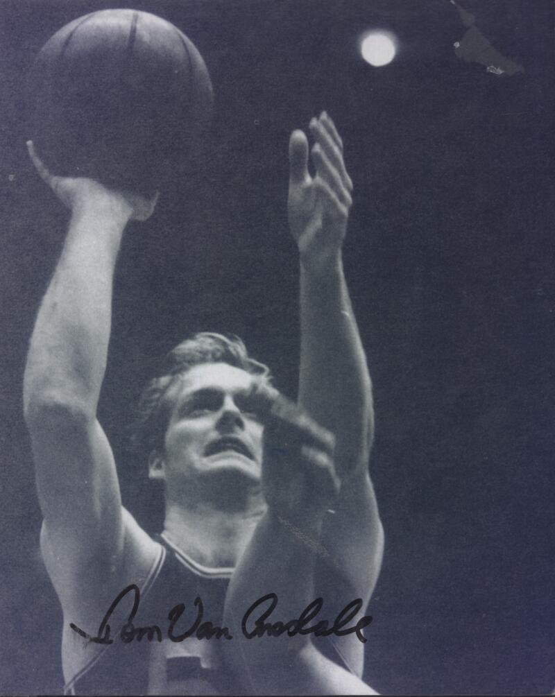 TOM VAN ARSDALE NBA STAR  SIGNED AUTOGRAPHED 8X10 PHOTO W/ COA