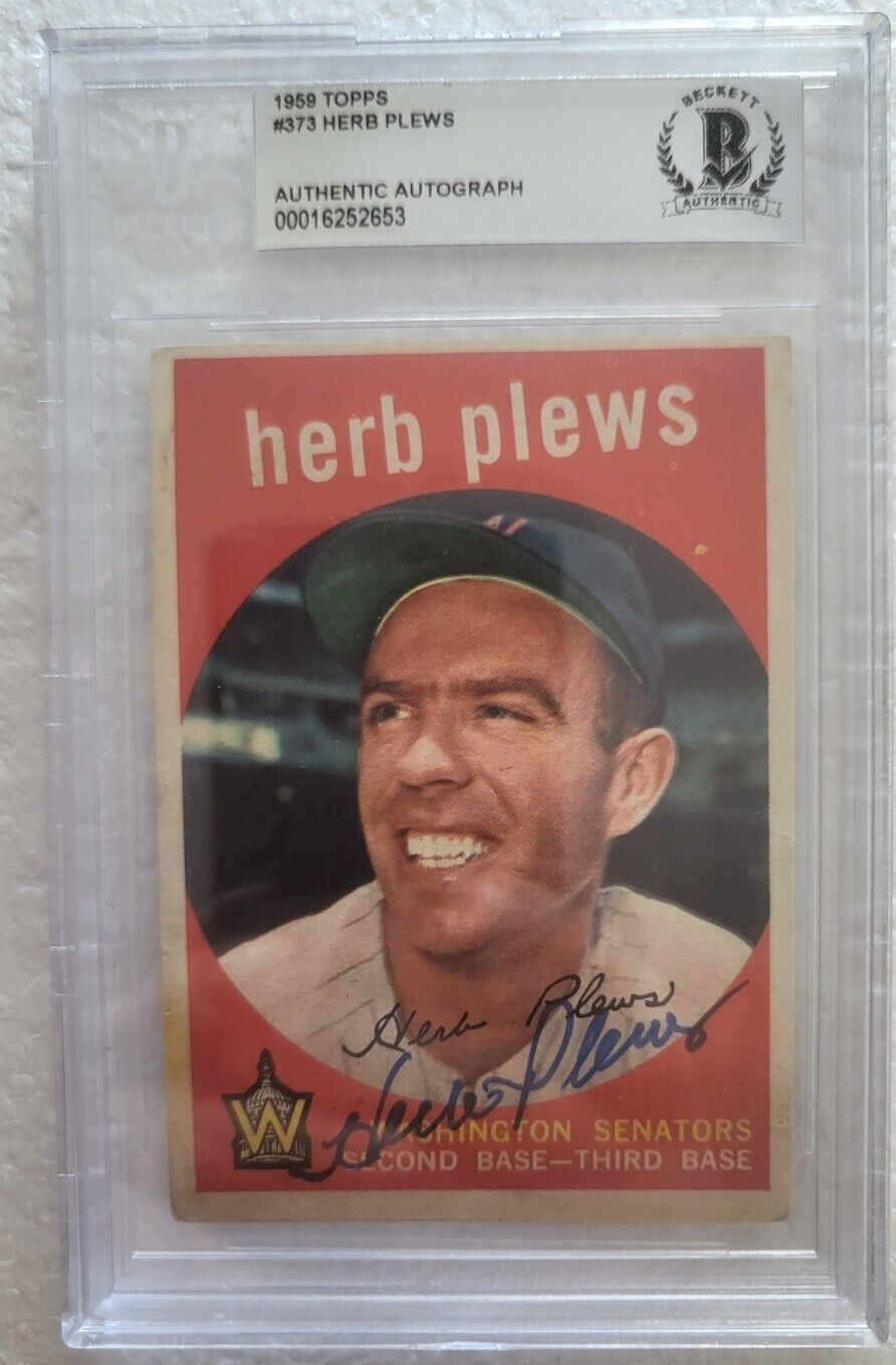 1959 TOPPS HERB PLEWS WASHINGTON SENATORS SIGNED AUTO #373 CARD BECKETT