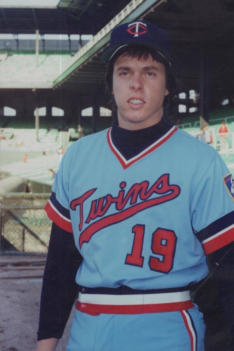 ROGER ERICKSON TWINS ORIGINAL BRACE UNSIGNED 5X7 PHOTO