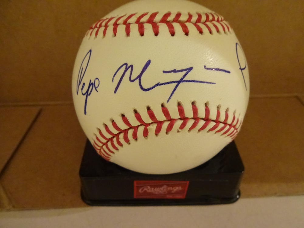 PEPE MANGUAL RARE EXPOS/METS  SIGNED  AUTOGRAPHED M.L.  BASEBALL W/COA