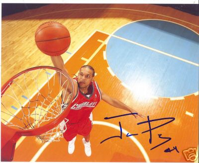 JERMAREO DAVIDSON CHARLOTTE BOBCATS SIGNED 8X10 PHOTO
