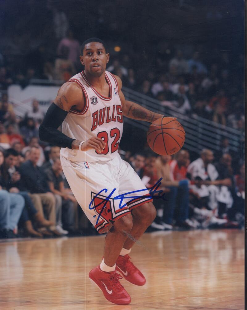 CJ WATSON CHICAGO BULLS SIGNED AUTOGRAPHED 8X10 PHOTO W/ COA