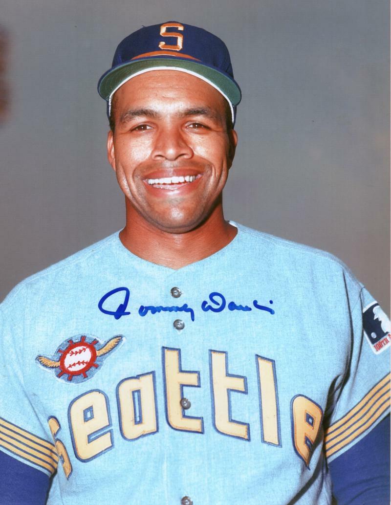 TOMMY DAVIS SEATTLE PIOLTS SIGNED AUTOGRAPHED 8X10 PHOTO W/ COA