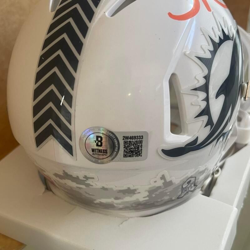 TYREEK HILL DOLPHINS SALUTE TO SERVICE SIGNED AUTO MINI HELMET BECKETT AUTHENTIC