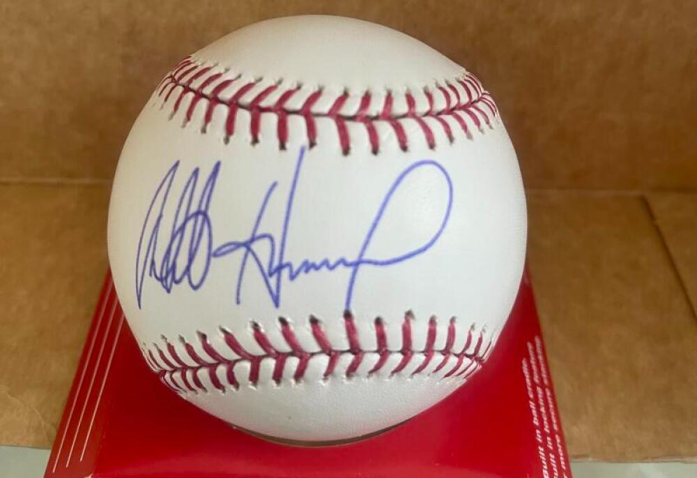 ROBERTO HERNANDEZ WHITE SOX/ REDS SIGNED AUTOGRAPHED M.L. BASEBALL BECKETT AUTH