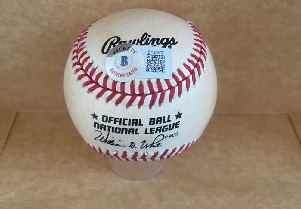 TONY PEREZ REDS/PHILLIES SIGNED VINTAGE N.L BASEBALL BECKETT AUTH