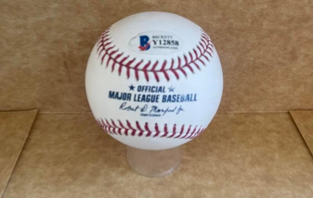 JOHNNY BENCH HOF 89 SIGNED ON HOF BASEBALL BECKETT AUTH