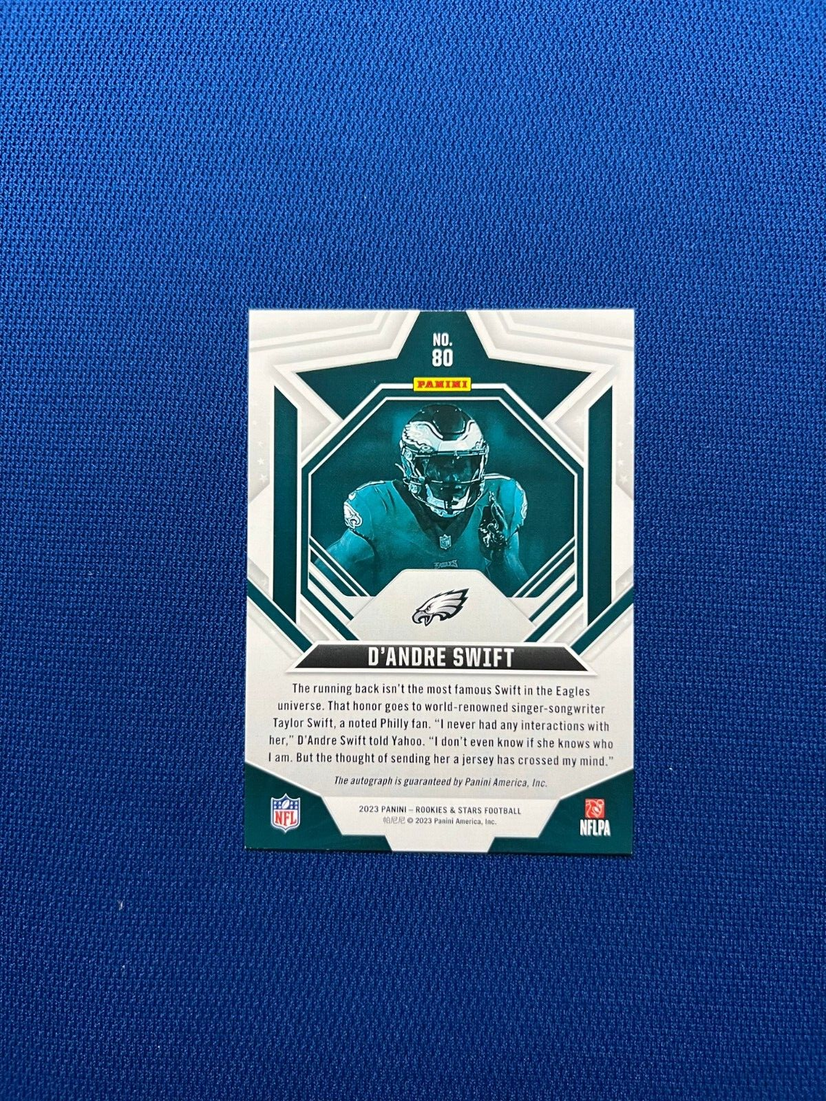 2023 ROOKIES & STARS D'ANDRE SWIFT EAGLES BLUE TRUE AUTO SIGNED CARD /35 #80