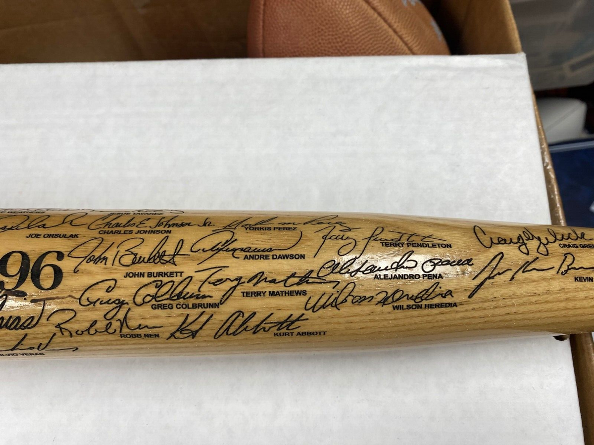 1996 HEAVY HITTER FLORIDA MARLINS TEAM SIGNED LIMITED EDITION BAT W/BOX
