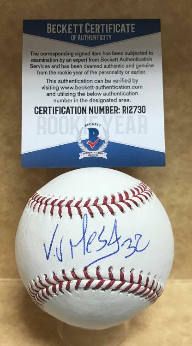 VICTOR VICTOR MESA MIAMI MARLINS SIGNED M.L. BASEBALL BECKETT R12730