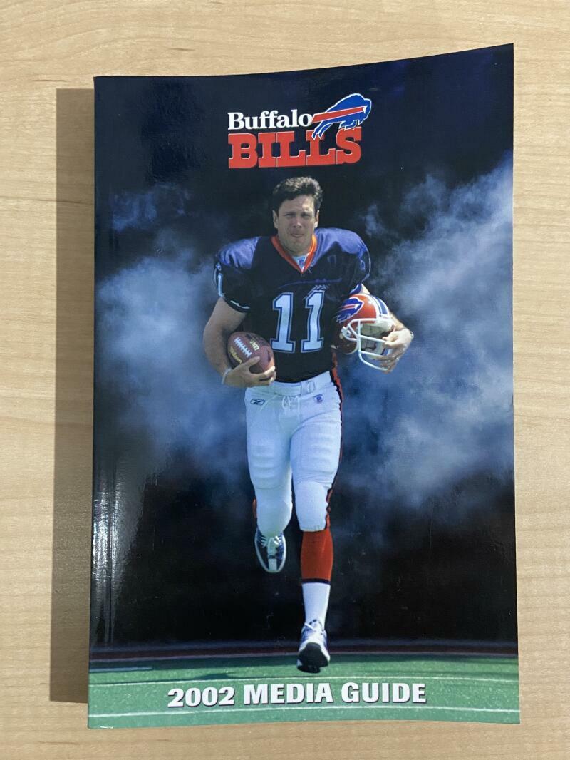 2002 BUFFALO BILLS MEDIA GUIDE WITH DREW BLEDSOE 329 PAGES
