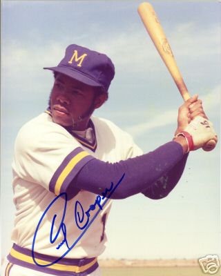 CECIL COOPER MILWAUKEE BREWERS SIGNED 8X10 PHOTO W/COA