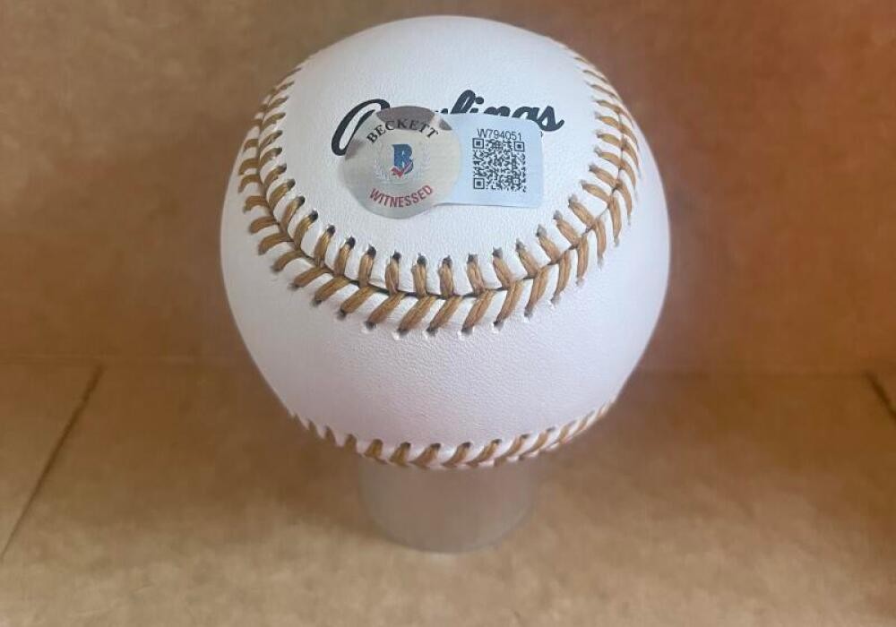 MICHAEL YOUNG RANGERS SIGNED AUTOGRAPHED GOLD GLOVE BASEBALL BECKETT AUTH