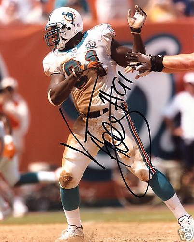 VONNIE HOLLIDAY  MIAMI DOLPHINS  SIGNED 8X10