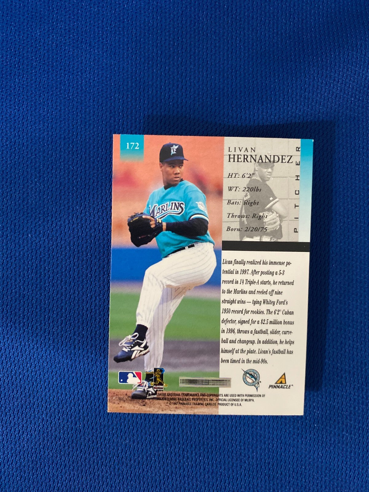 1997 PINNACLE LIVAN HERNANDEZ FL MARLINS RC AUTOGRAPH SIGNED CARD #172 W/COA *