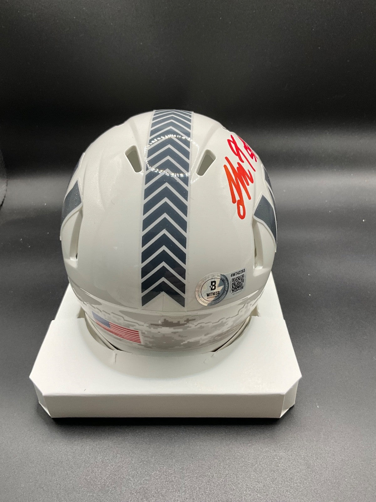 London Fletcher signed Riddelll Salute to Service Washington Mini Helmet Beckett