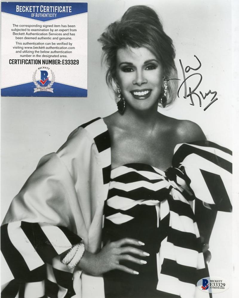 JOAN RIVERS ACTRESS COMEDY SIGNED AUTOGRAPHED 8X10 PHOTO BECKETT E33329