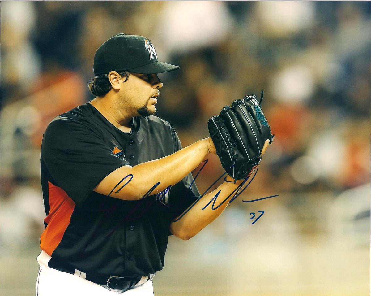 ELIH VIALLANUEVA MIAMI MARLINS AUTOGRAPHED SIGNED 8X10 PHOTO W/COA