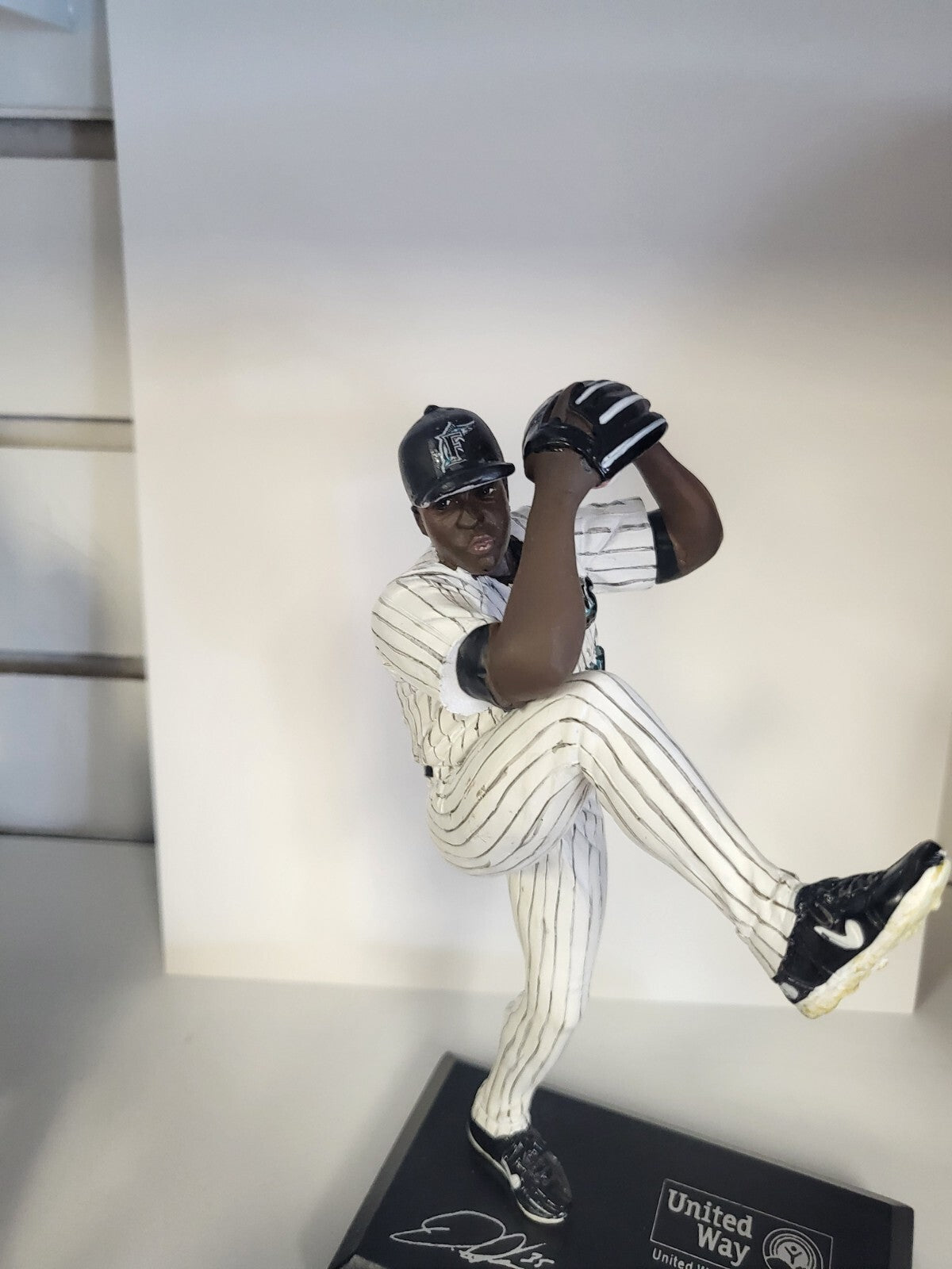 DONTRELLE WILLIS FL MARLINS COLLECTIBLE STATUE MATCH-UP RARE L@@K