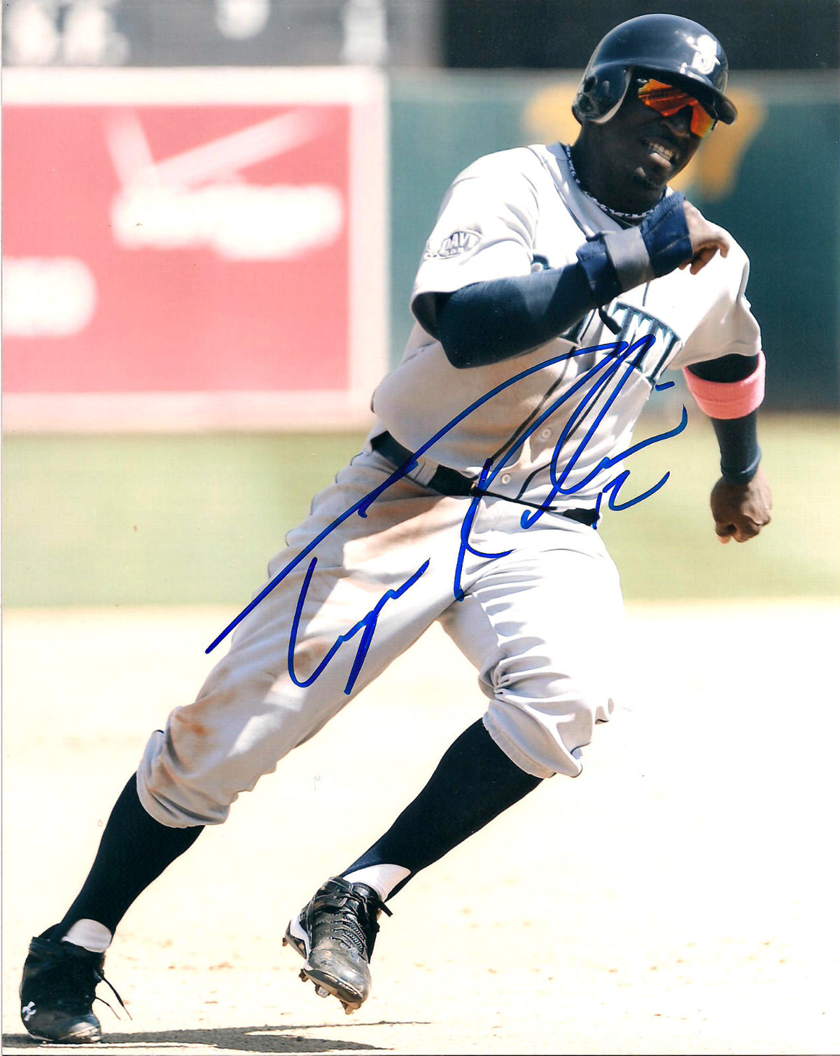 TRAYVON ROBINSON SEATTLE MARINERS AUTOGRAPHED SIGNED 8X10 PHOTO W/COA