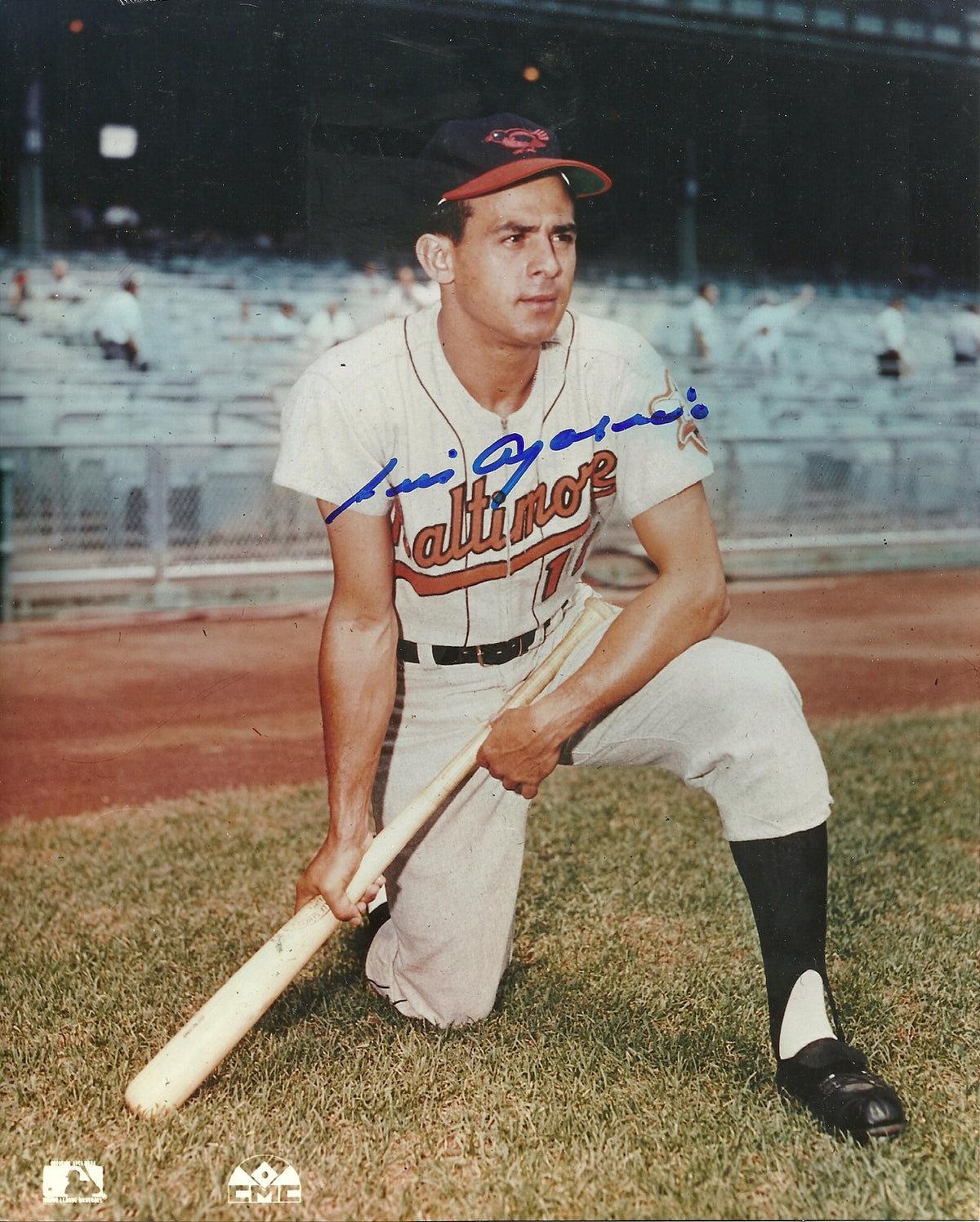 LUIS APARICIO BALTIMORE ORIOLES SIGNED AUTOGRAPHED 8X10 PHOTO W/COA KNEELING