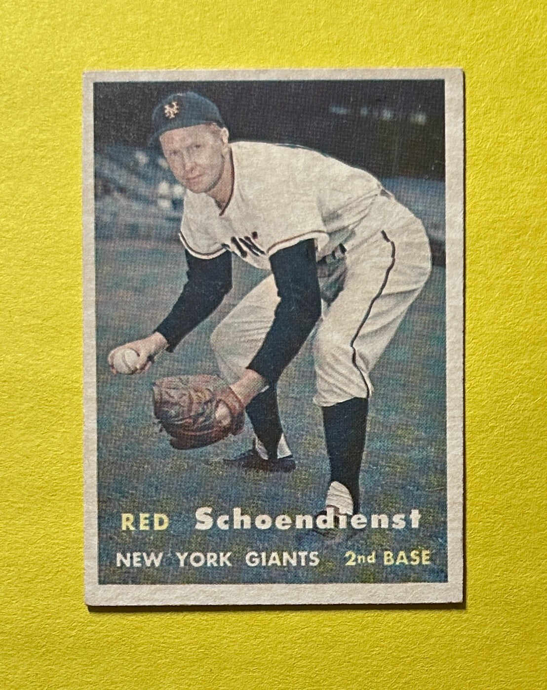 1957 TOPPS RED SCHOENDIENST #154 GIANTS
