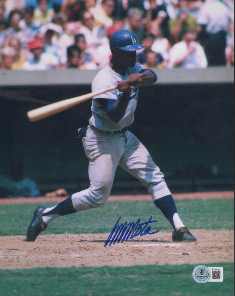 MANNY MOTA LA DODGERS  SIGNED AUTOGRAPHED 8X10 PHOTO BECKETT BT58721