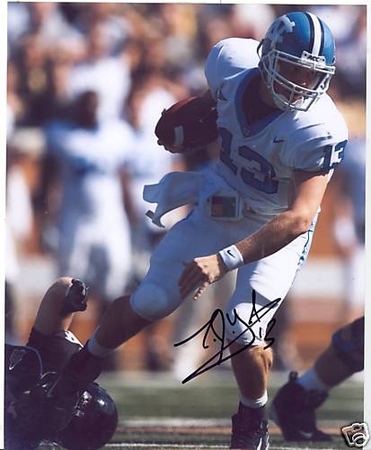 T.J. YATES NORTH CAROLINA TAR HEELS SIGNED 8X10 PHOTO