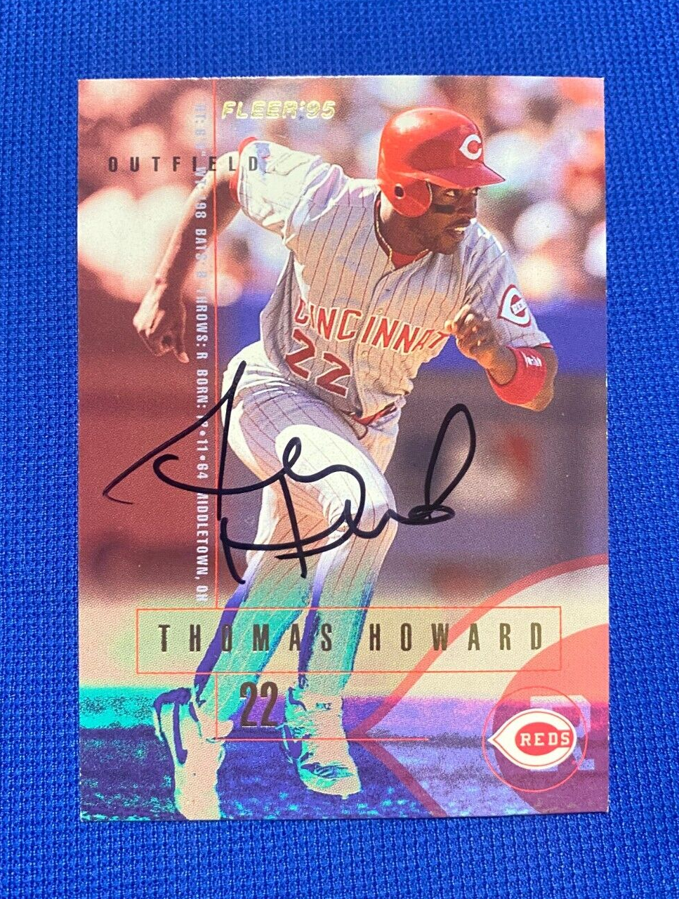 1995 FLEER THOMAS HOWARD CINCINNATI REDS SIGNED AUTOGRAPHED CARD #437 W/COA