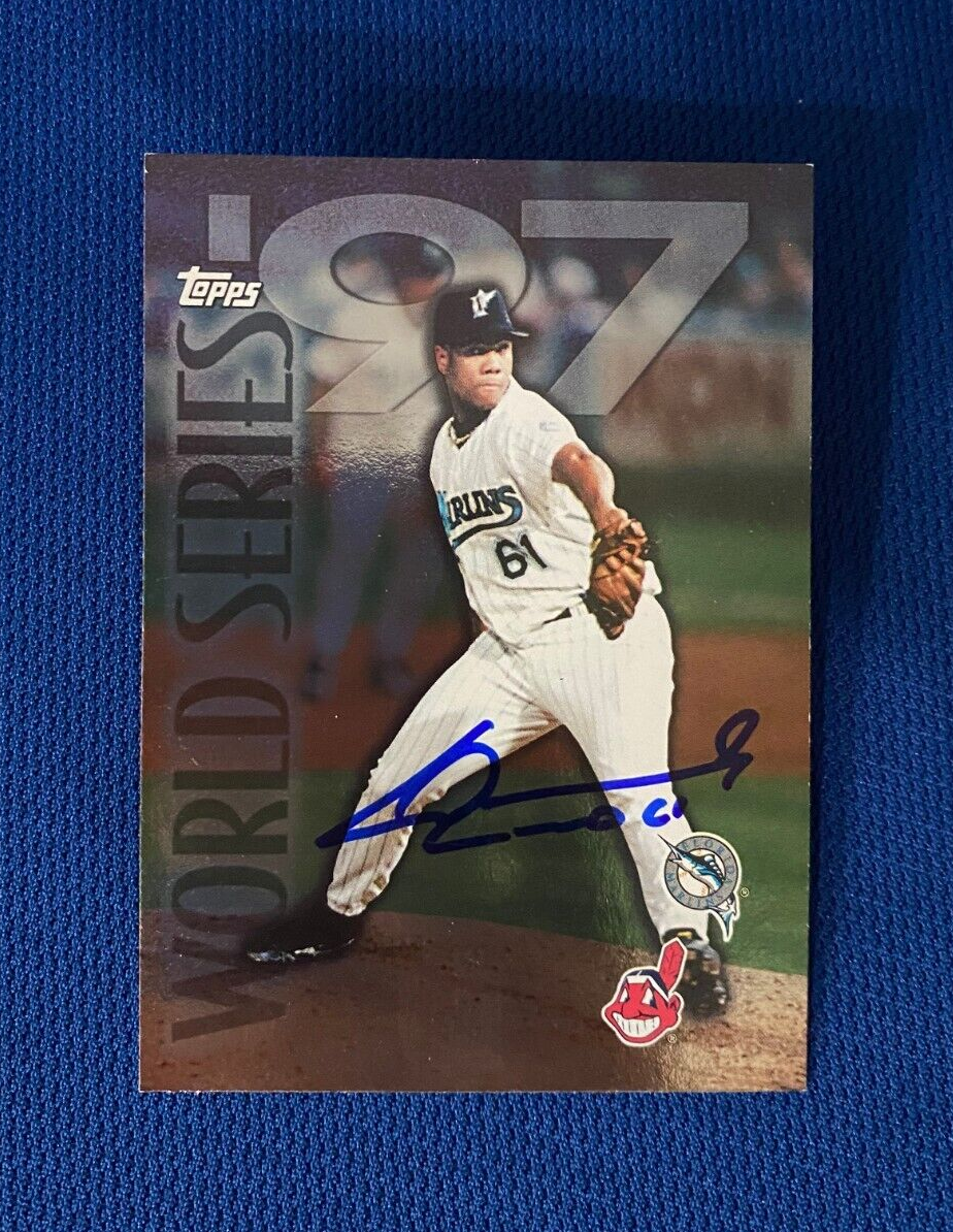 1997 TOPPS WORLD SERIES LIVAN HERNANDEZ FL MARLINS AUTO SIGNED CARD #281 COA ***