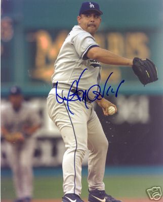 WILSON ALVAREZ LOS ANGELES DODGERS SIGNED 8X10 PHOTO
