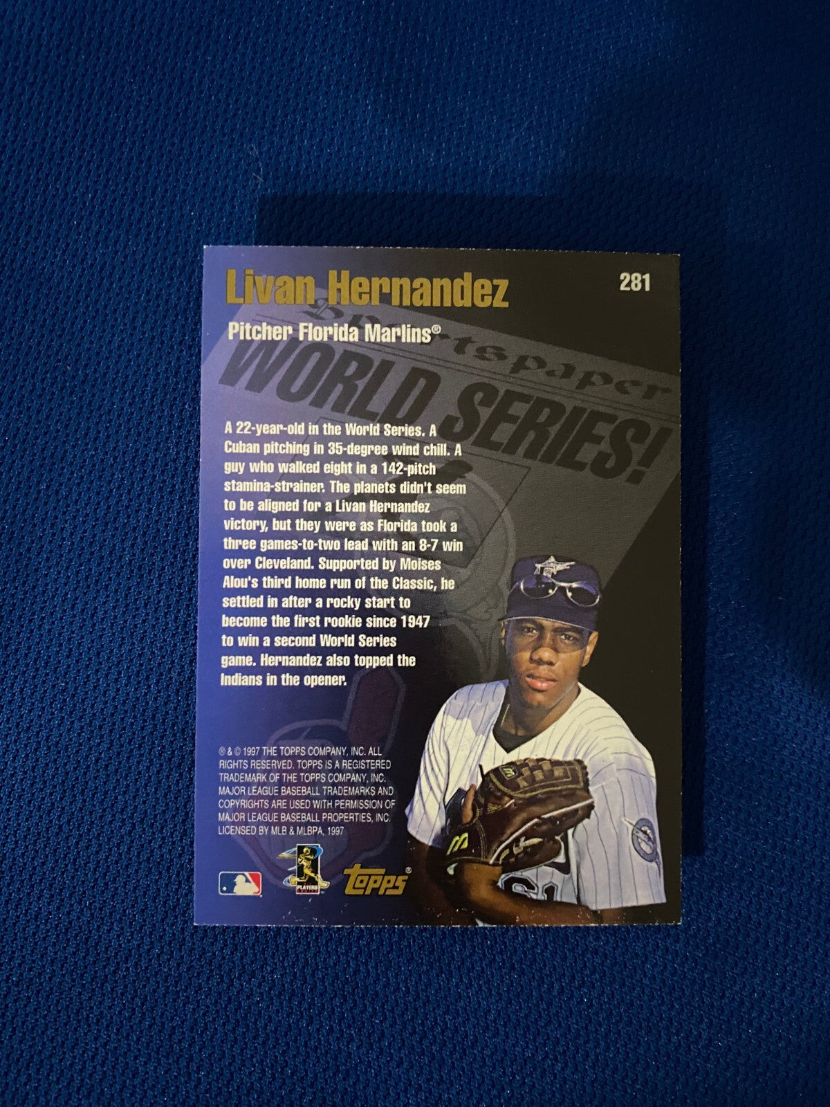 1997 TOPPS WORLD SERIES LIVAN HERNANDEZ FL MARLINS AUTO SIGNED CARD #281 W/COA *