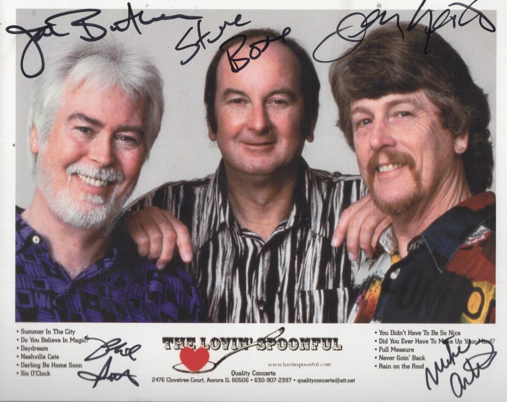 THE LOVIN SPOONFUL 5 SIGNATURES SIGNED AUTOGRAPHED 8X10 PHOTO W/ COA