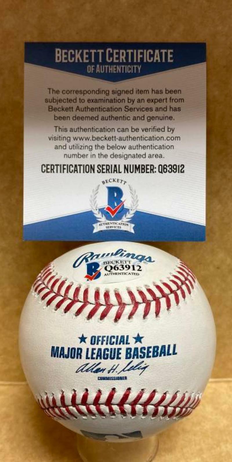 BILLY BUTLER ROYALS/YANKEES SIGNED AUTOGRAPHED M.L. BASEBALL BECKETT Q63912