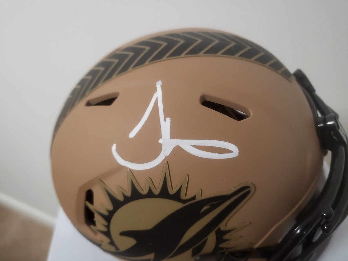 TYREEK HILL MIAMI DOLPHINS SIGNED 23 SALUTE TO SERVICE MINI HELMET BECKETT *