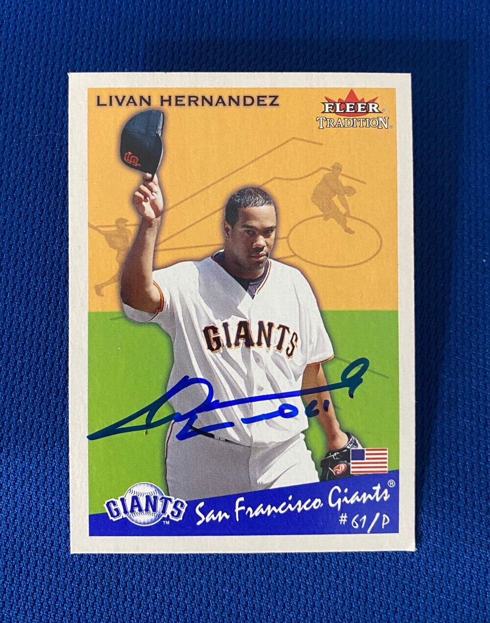 2002 FLEER TRADITION LIVAN HERNANDEZ SF GIANTS AUTOGRAPH SIGNED CARD #213 W/COA