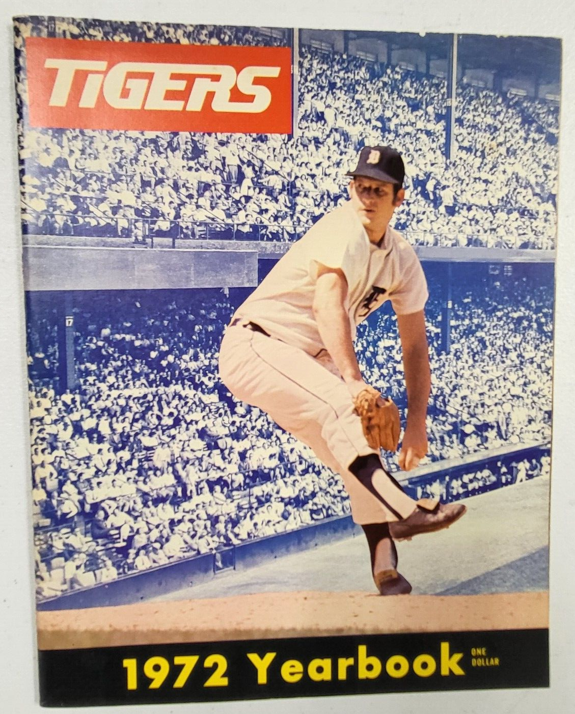 VINTAGE MLB BASEBALL 1972 DETROIT TIGERS YEARBOOK MAGAZINE PROGRAM